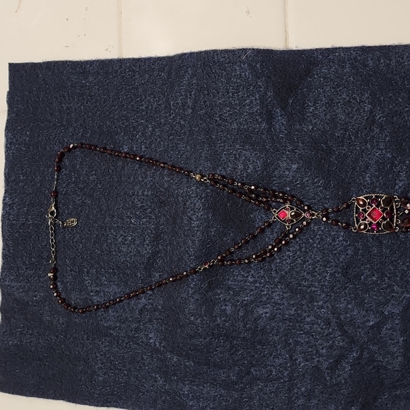 Dark red CH beaded vintage looking necklace - Picture 1 of 1